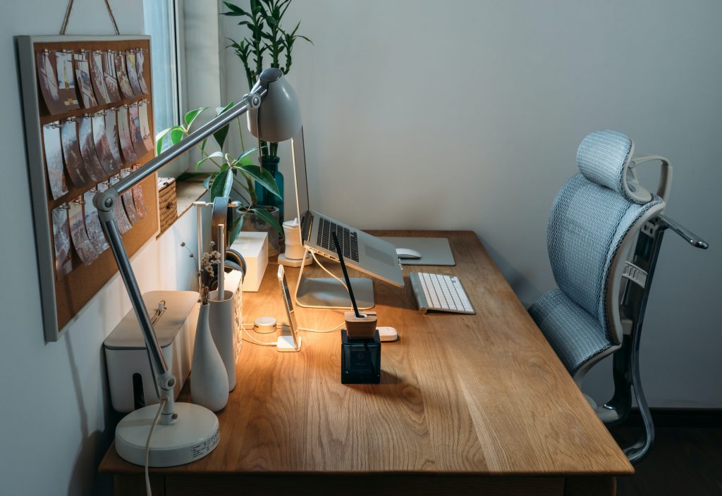 4 Ergonomic tips for working from home during COVID-19